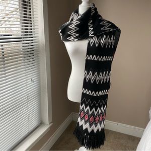 Express fringe scarf